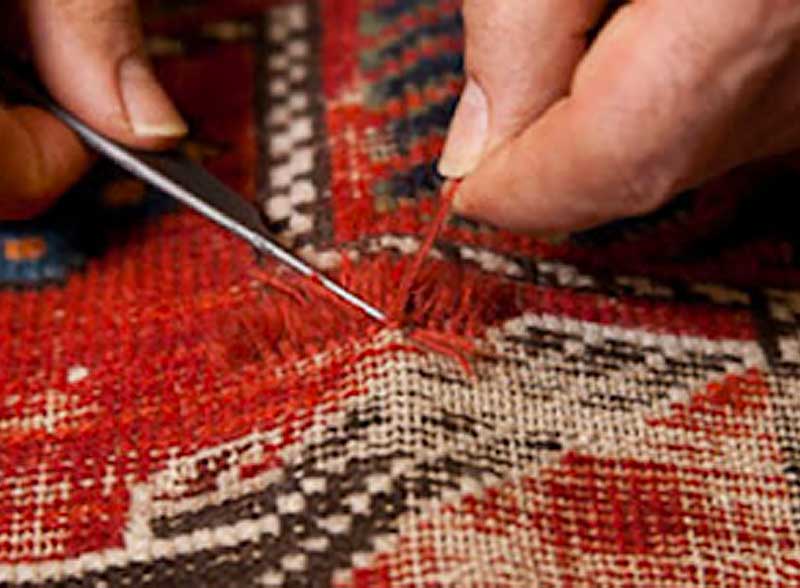 ETHAN RESTAURE TAPIS : Ethan Restaure Tapis en Île-de-France et Paris : Nettoyage, réparation, restauration de tapis en Île-de-France et Paris : Profitez de notre expertise en nettoyage et restauration de tapis anciens près de chez vous, en Île-de-France et Paris. Nos équipes se déplacent pour redonner vie à vos textiles les plus précieux :  dépoussiérage / dessablage  et nettoyage de tapis. Restauration de tapis et tapisserie, réparation de lisières, franges. Relainage. Création de teinte, ravivement des couleurs, traitement des trames, Ethan Restaure Tapis : Paris (75), les Hauts-de-Seine (92), la Seine-Saint-Denis (93), le Val-de-Marne (94), la Seine-et-Marne (77), les Yvelines (78), l'Essonne (91) et le Val-d’Oise (95)