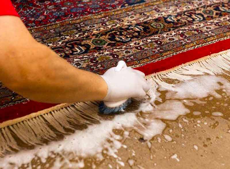 ETHAN RESTAURE TAPIS : Ethan Restaure Tapis en Île-de-France et Paris : Nettoyage, réparation, restauration de tapis en Île-de-France et Paris : Profitez de notre expertise en nettoyage et restauration de tapis anciens près de chez vous, en Île-de-France et Paris. Nos équipes se déplacent pour redonner vie à vos textiles les plus précieux :  dépoussiérage / dessablage  et nettoyage de tapis. Restauration de tapis et tapisserie, réparation de lisières, franges. Relainage. Création de teinte, ravivement des couleurs, traitement des trames, Ethan Restaure Tapis : Paris (75), les Hauts-de-Seine (92), la Seine-Saint-Denis (93), le Val-de-Marne (94), la Seine-et-Marne (77), les Yvelines (78), l'Essonne (91) et le Val-d’Oise (95)