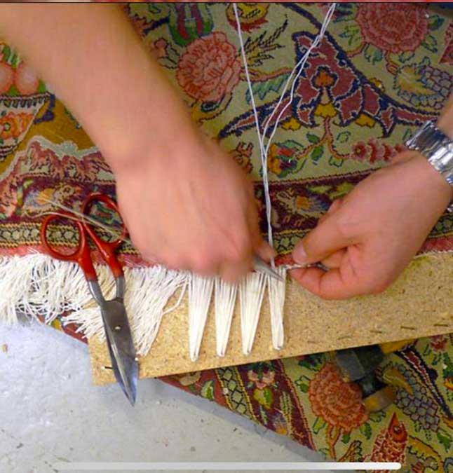 Réparation tapis et tapisserie - ETHAN RESTAURE TAPIS en Île-de-France et Paris: Réparation restauration de tapis et tapisserie : réparation des lisières, restauration des franges de tapis, traitement des trames, resserrage des nœuds de tapis. Partout en Île-de-France et Paris.  Ethan Restaure Tapis est à votre service !  Paris (75), les Hauts-de-Seine (92), la Seine-Saint-Denis (93), le Val-de-Marne (94), la Seine-et-Marne (77), les Yvelines (78), l'Essonne (91) et le Val-d’Oise (95)